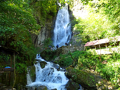 1_Махунцети-водопад